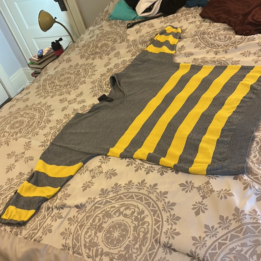 Lane Bryant, Gray and yellow 3/4 sleeve sweater, size 14 - Picture 3 of 11